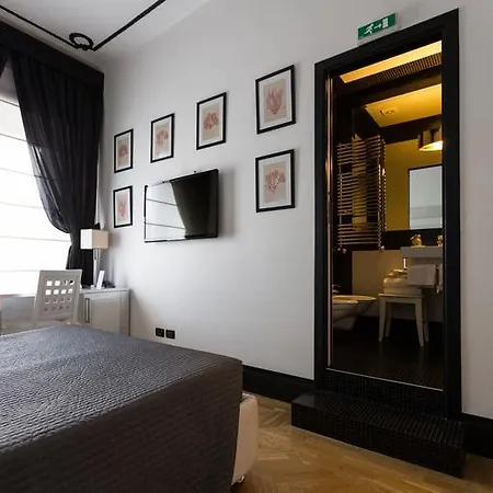 Residenza Scipioni Luxury Bed and Breakfast 4*