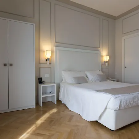 Residenza Scipioni Luxury Bed & Breakfast 4*