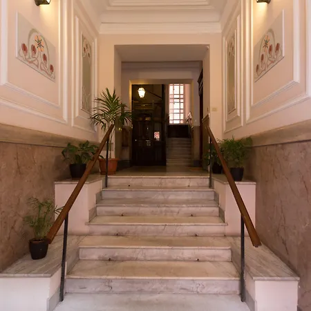 Residenza Scipioni Luxury Bed & Breakfast 4*